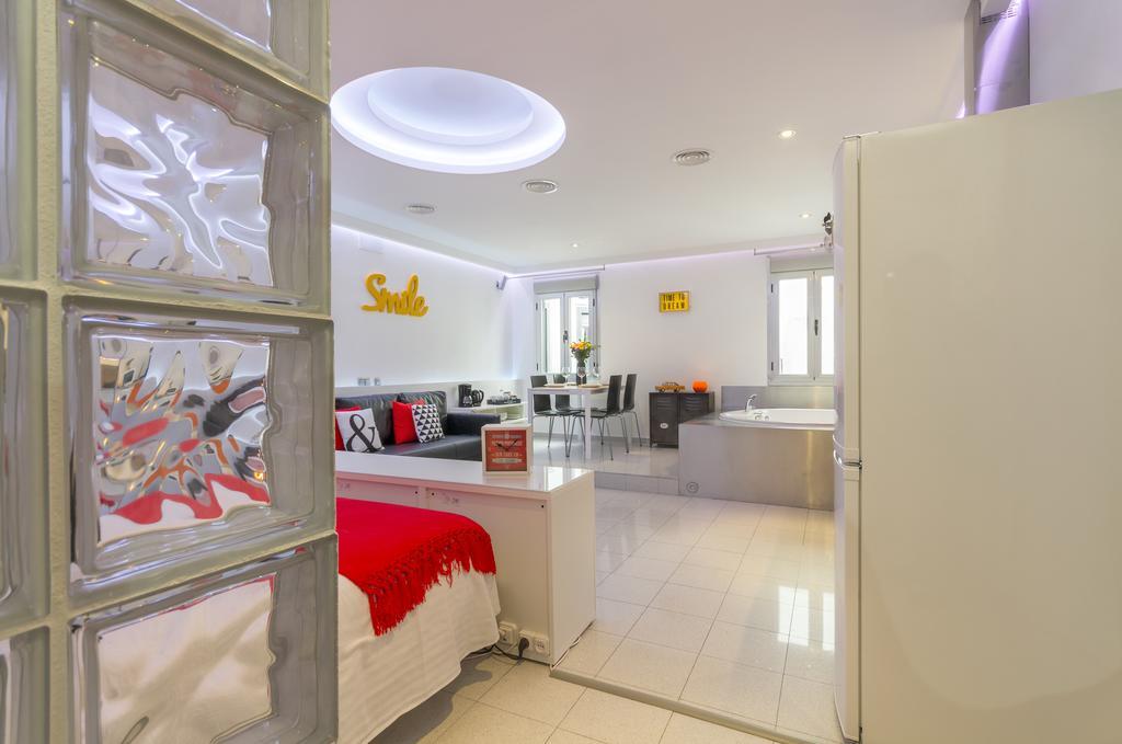 7Rooms7 Gran Via Smile Apartments Madrid Exterior foto