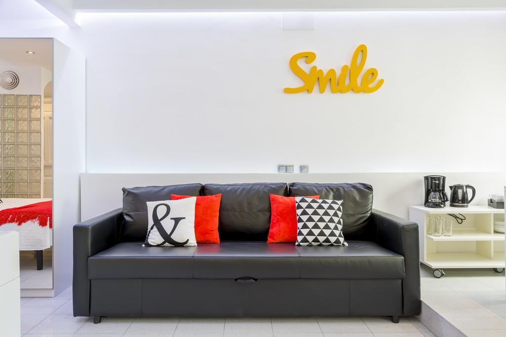 7Rooms7 Gran Via Smile Apartments Madrid Exterior foto